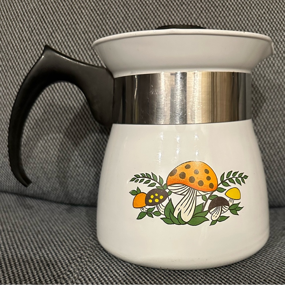 Merry Mushroom - Corning Ware - 7 Cup Teapot/Coffee Pot